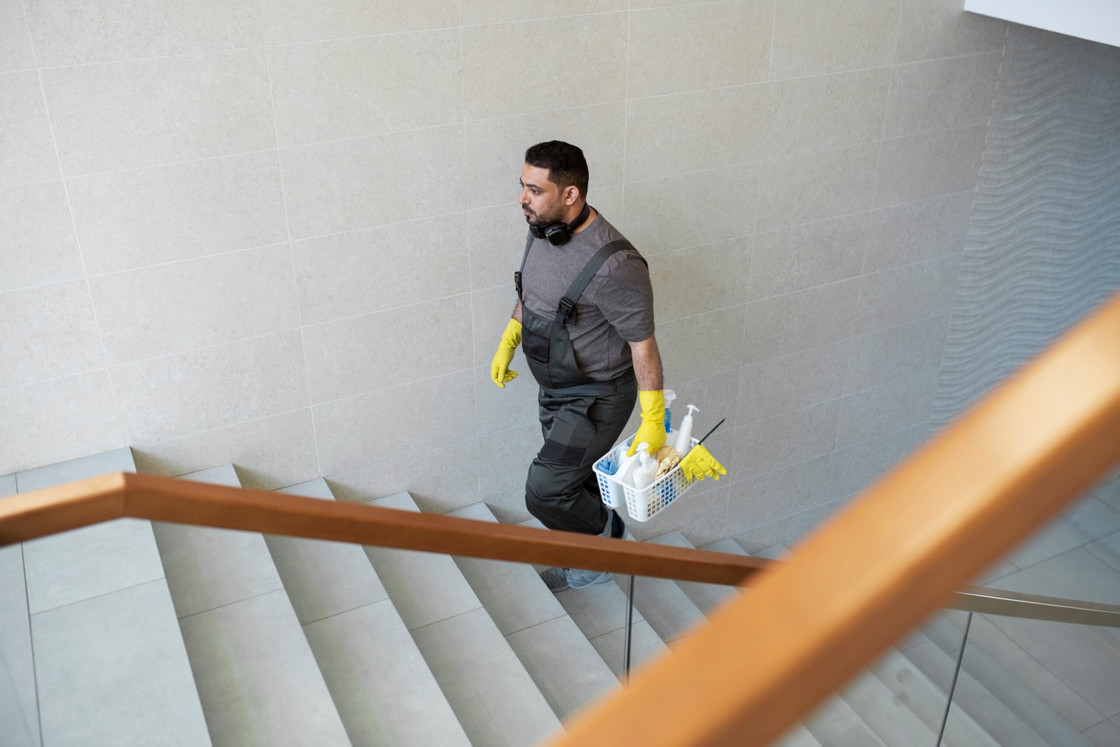 full-shot-man-walking-stairs full-shot-man-walking-stairs